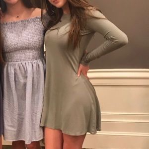 Green long sleeve dress